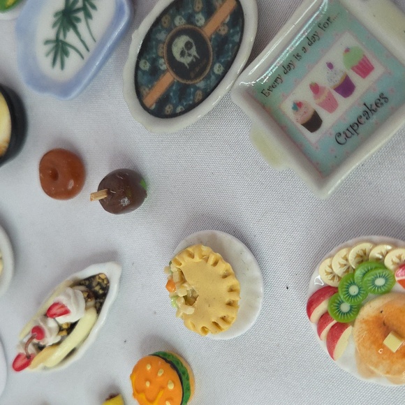 71 Piece Doll House Miniature Food Snack Dishes Lot - Picture 9 of 10
